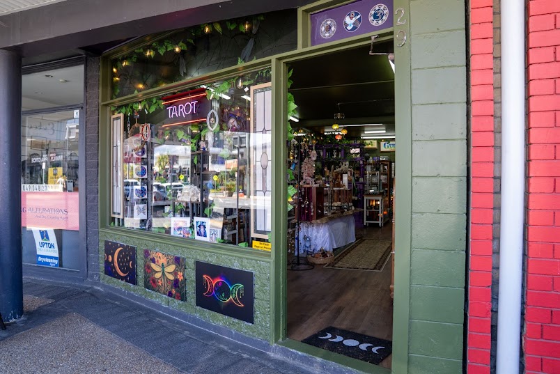 Retail shopfront signage for Gypsy Moon in Chirn Park on the Gold Coast